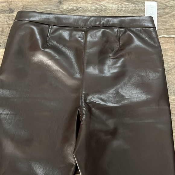 Aritzia Evenfall Low Rise Vegan Leather Pants SEPTEMBER MOVE OUT SALE (tag sz 8) - Picture 7 of 8